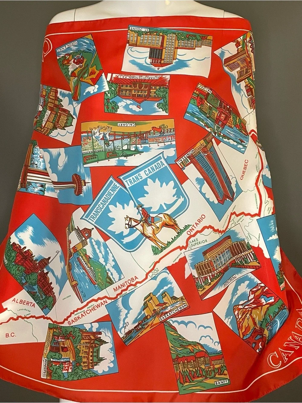 Vintage Canada Theme Souvenir Scarf 27 In Sq Excellent Condition